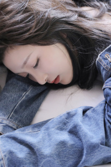 小嫩模无套内谢第一次